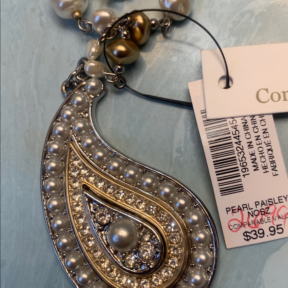 Silver and Gold Paisley Jewelry Set with pearls. - Picture 6 of 7